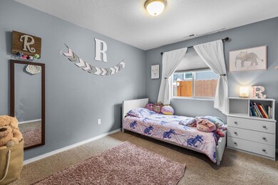 3577 SW Pumice Place, Redmond, OR 97756 - photo 5