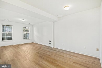 2567 Chase Wellesley Dr, Herndon, VA 20171 - photo 7