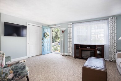 10 Hemlock Dr, West Warwick, RI 02893 - photo 5