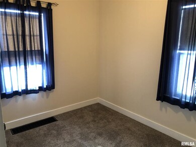 1509 W 36th St, Davenport, IA 52806 - photo 6