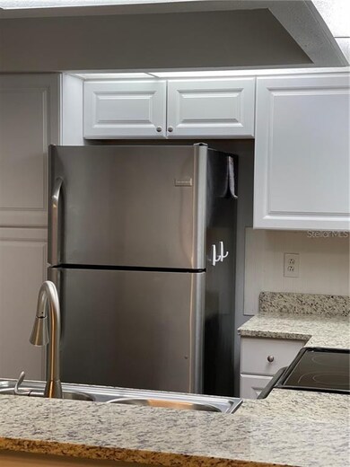 Beautiful Kitchen Cabinets and Granite Countertops