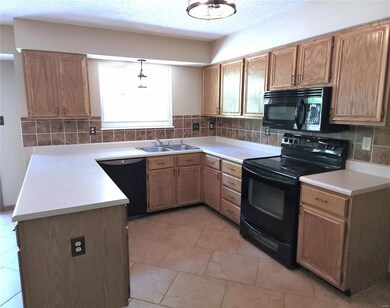 Full Kitchen, Dishwasher, range, microwave