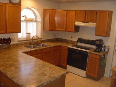 841 S Cancun Dr, Gilbert, AZ 85233 - photo 2