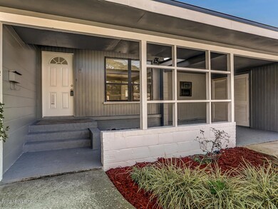 7012 Waikiki Rd, Jacksonville, FL 32216 - photo 5