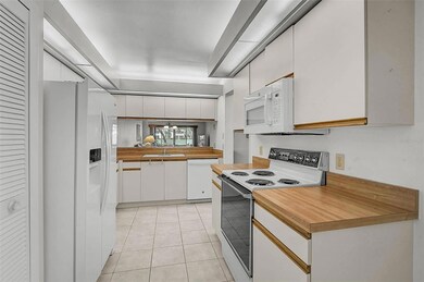 5633 Avista Dr unit 5634, Sarasota, FL 34243 - photo 4