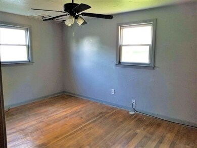 22 Clarendon St, Worcester, MA 01604 - photo 6