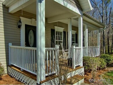 135 Lakeview Acres Dr, Asheville, NC 28806 - photo 2