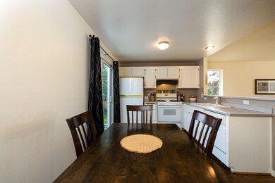 20810 Cassin Dr (7 of 21)