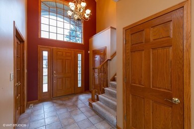 814 S Ridge Dr, Cedar Falls, IA 50613 - photo 2