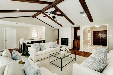 10115 Meadow Lake Ln, Houston, TX 77042 - photo 3