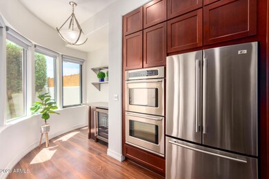 KITCHEN WITH DOUBLE OVENS