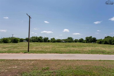 401 Oak St unit 101 Lake St. A&B, 50, Wichita Falls, TX 76301 - photo 6
