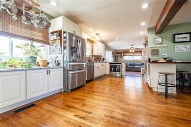 3455 Marilyn St, Columbus, IN 47203 - photo 4