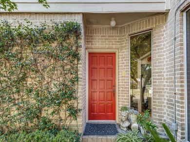 10102 Valley Forge Dr, Houston, TX 77042 - photo 2