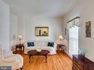 6722 Selbourne Ln, Gainesville, VA 20155 - photo 4