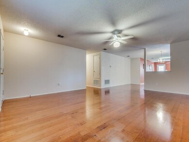 8209 Canoe Ridge Ln, Denton, TX 76210 - photo 2