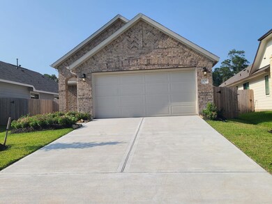 31045 Regal Elm Ln, Conroe, TX 77385 - photo 2