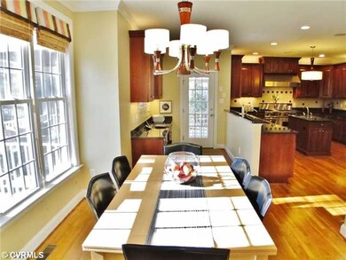 Breakfast Nook - The breakfast room has a nice vie