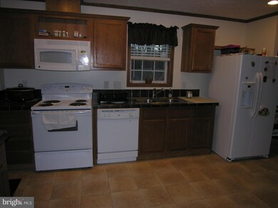 1284 Lamplight Rd, Inwood, WV 25428 - photo 4