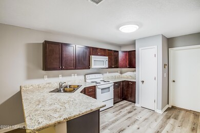 4622 Crib Ct, Jacksonville, FL 32210 - photo 7