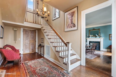 340 E College Ave, Holly Springs, MS 38635 - photo 4