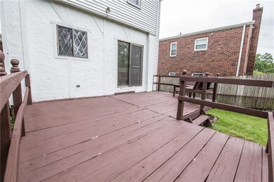 Huge deck! Freshly painted.
