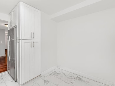 The Raymont unit 4-B, Bronx, NY 10463 - photo 7