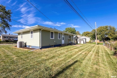 2905 N Pine St, Davenport, IA 52804 - photo 5