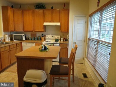 726 Cardiff Cir, Edgewood, MD 21040 - photo 4