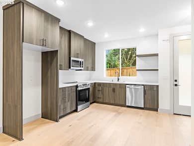 5213 SW Vacuna St, Portland, OR 97219 - photo 6