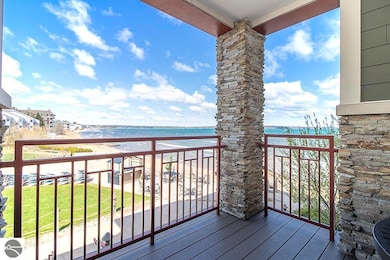 2035 N Us-31 N unit 301, Traverse City, MI 49686 - photo 2