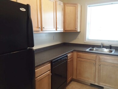 27 Sentinel Ct unit 27, Manchester, NH 03103 - photo 5