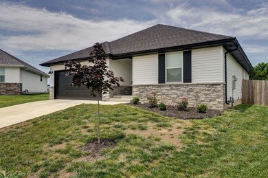 1318 S Barnard Ct, Republic, MO 65738 - photo 2