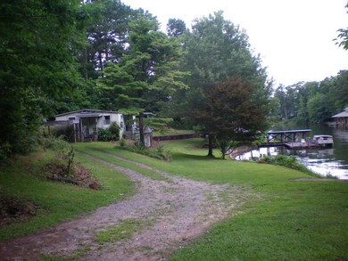 184 Lake Point Circle 008