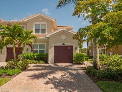 Garage & Large Driveway