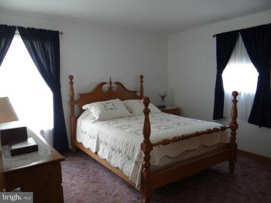 2917 Adams Dr, Chambersburg, PA 17201 - photo 5