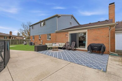 16933 Heather Ln, Clinton Township, MI 48038 - photo 6