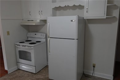 4429 N Oak Trafficway, Kansas City, MO 64116 - photo 3