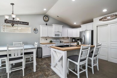 754 NW Green Forest Cir, Redmond, OR 97756 - photo 7