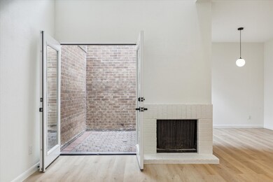 2505 Mandell St, Houston, TX 77006 - photo 5