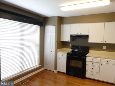 28 Hunting Horn Cir, Reisterstown, MD 21136 - photo 4