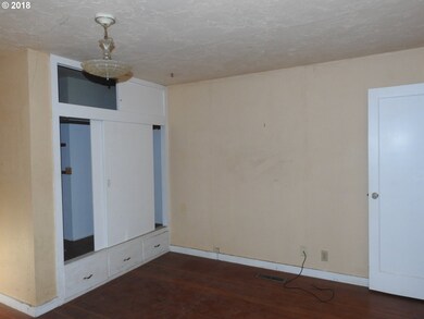 2063 2nd St, Springfield, OR 97477 - photo 6