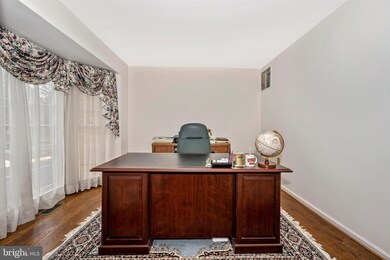 101 Midsummer Dr, Gaithersburg, MD 20878 - photo 6