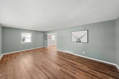 1145 20th St, West Des Moines, IA 50265-
