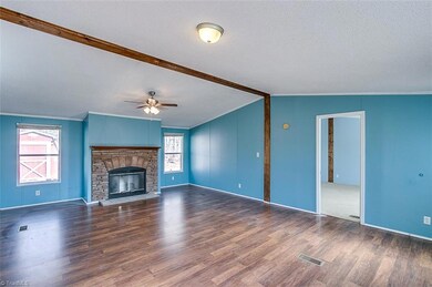 421 Oak View Ln, Asheboro, NC 27205 - photo 2