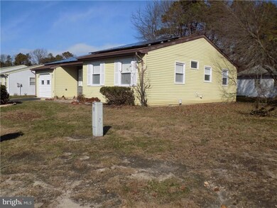 62 S Chestnut Ave, Whiting, NJ 08759 - photo 2