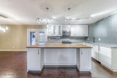 2. KITCHEN FRONT