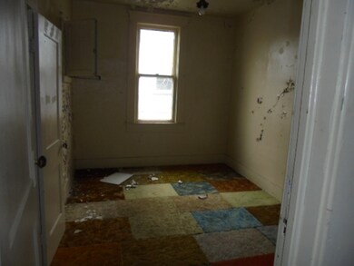 716 W Howard St, Muncie, IN 47305 - photo 4