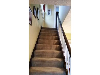 Entry/Foyer.