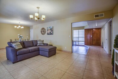 family room 2